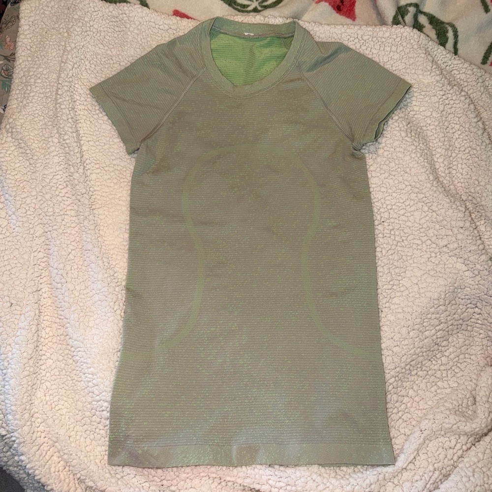 Lululemon Hip Length Swiftly Tech Top